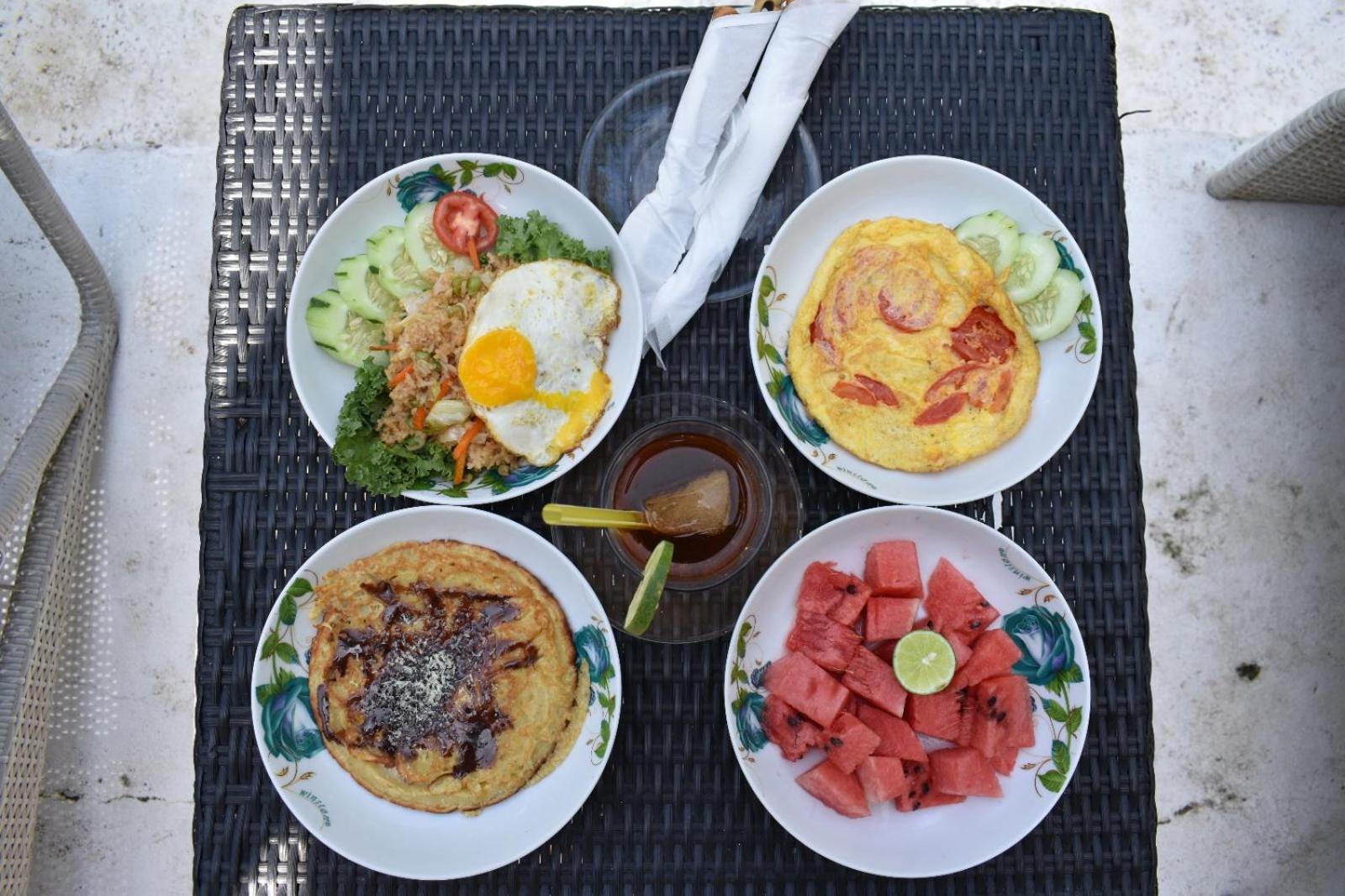 Hotel La Vie En Rose à Senggigi Extérieur photo