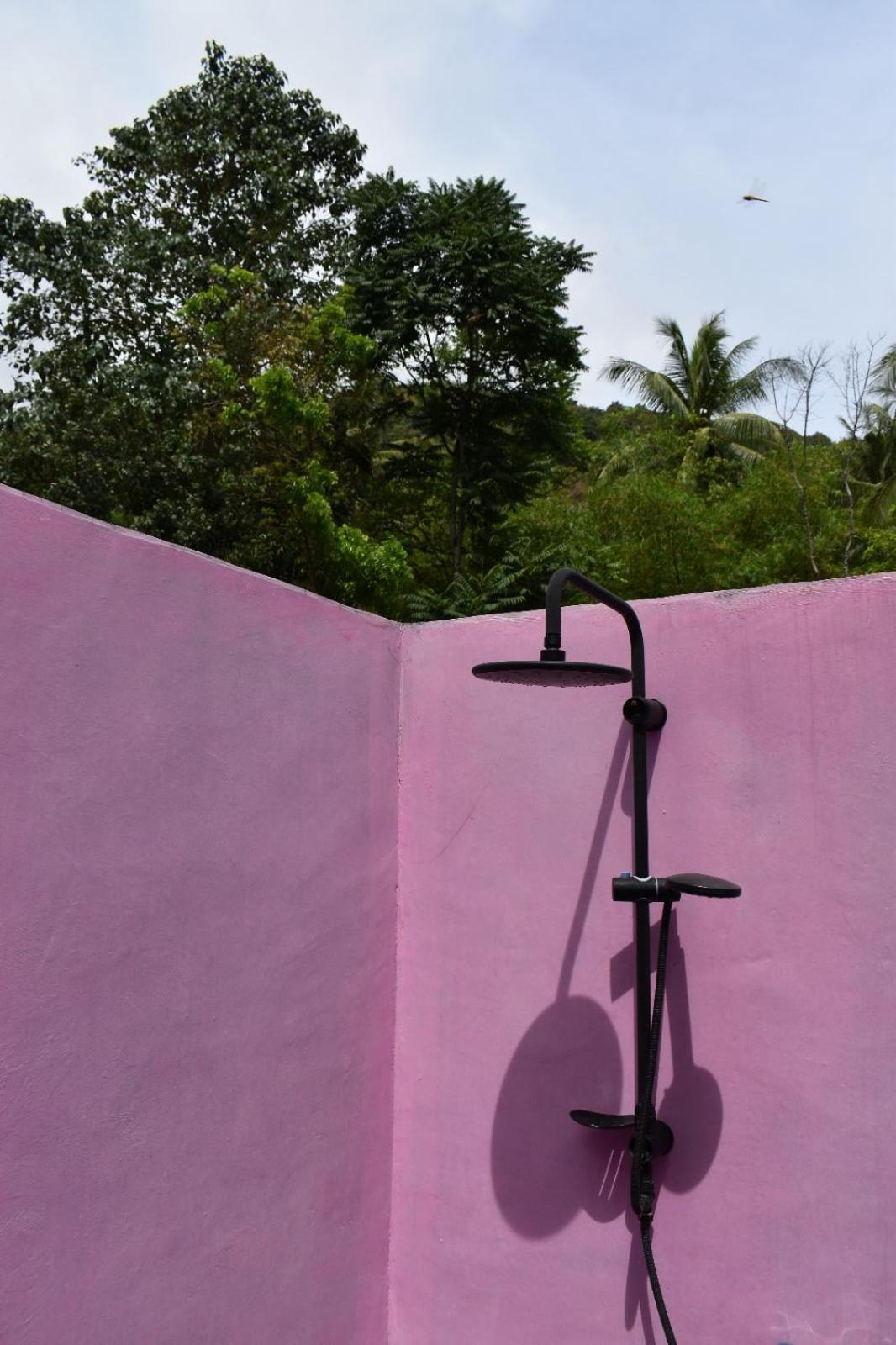 Hotel La Vie En Rose à Senggigi Extérieur photo